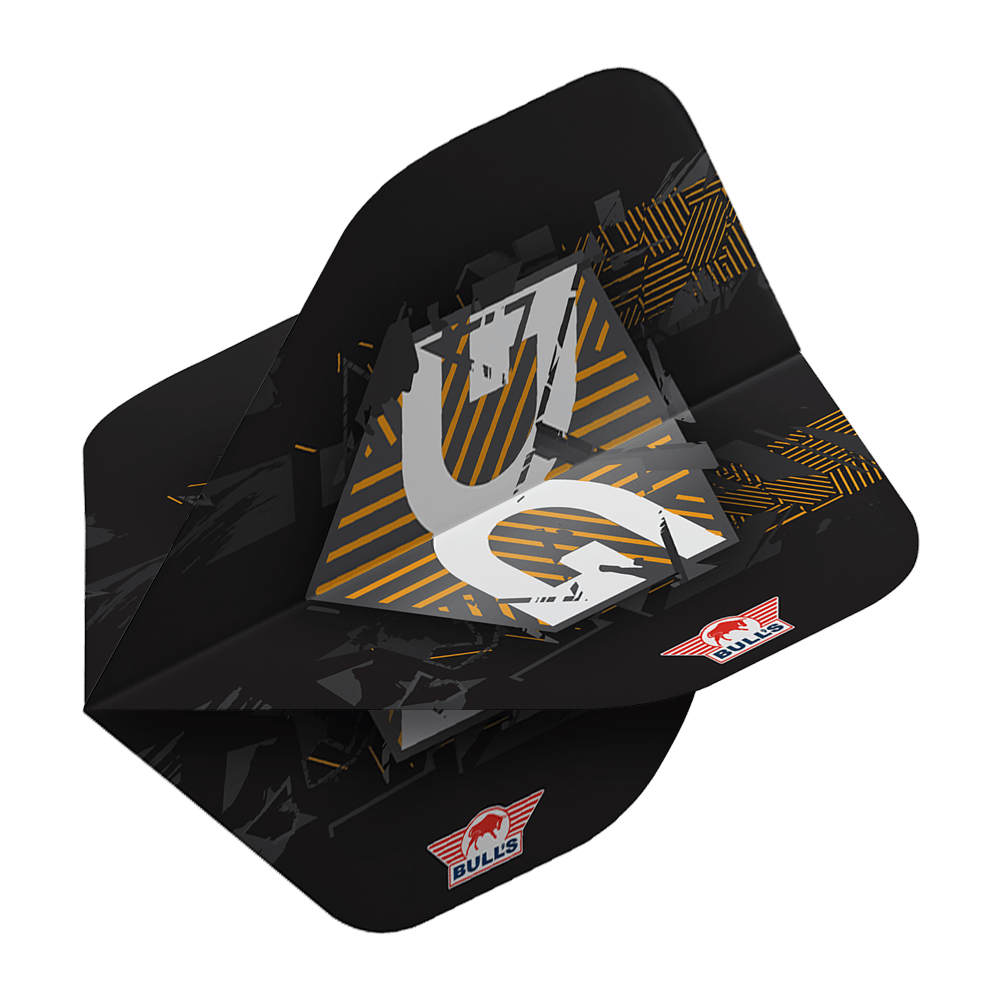 BU50920_BullsNL_Player_100_Martijn_Kleermaker_90_No2_Standard_Flights_2 Das Bild zeigt die Bulls NL Player 100 Martijn Kleermaker 90 No2 Standard Flights. Die Dart-Flights sind schwarz mit gelben und weißen grafischen Elementen und dem Bulls-Logo darauf.