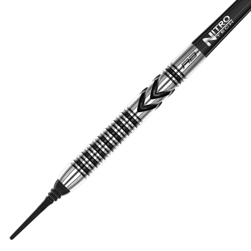 RD2471_Red_Dragon_Gerwyn_Price_Thunderbolt_Softdarts_2 Das Bild zeigt den Red Dragon Gerwyn Price Thunderbolt Softdart mit einem Gewicht von 20g. Der Dart ist silberfarben mit schwarzen Rillen und einer markanten Gravur.