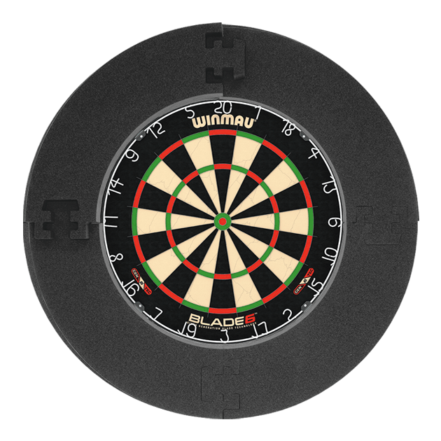 Pack Winmau Blade 6 avec 12 fléchettes en acier McDart et anneau de récupération Das Bild zeigt das Winmau Blade 6 Bundle mit 12 McDart Steeldarts und einem schwarzen Catchring. Es handelt sich um ein Set für Dartspieler.