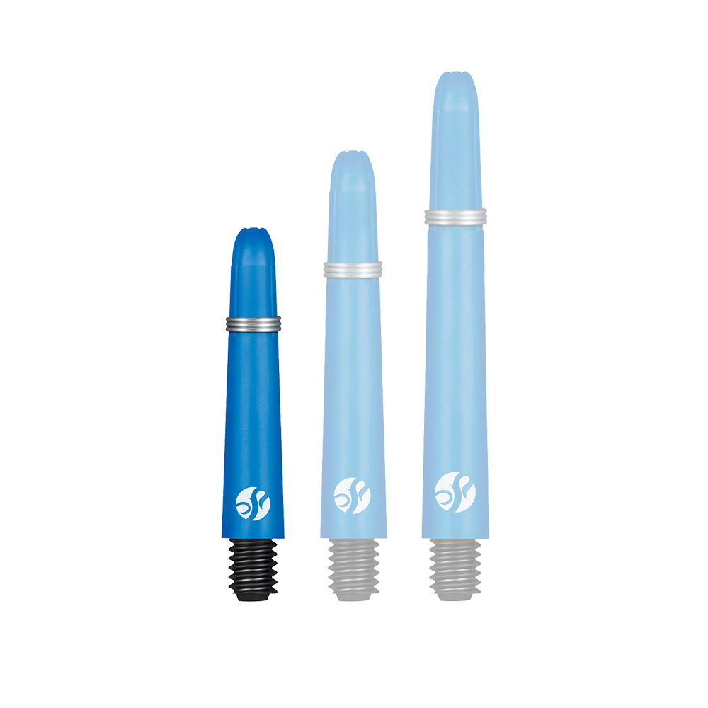 Tiges en carbone Shot Koi - Bleues Auf dem Bild sind drei blaue Dartschäfte in verschiedenen Längen zu sehen. Sie haben schwarze Gewinde und silberne Ringe.