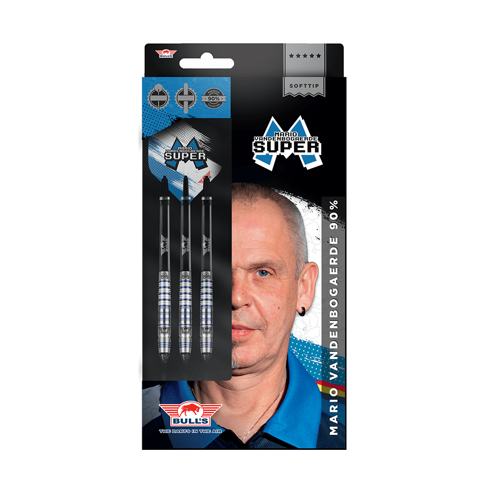 BU27718_BullsNL_Mario_Vandenbogaerde_90_Softdarts_3 Das Bild zeigt die Verpackung der "Bulls NL Mario Vandenbogaerde 90% Softdarts - 20g". Auf der Verpackung sind drei Softdarts sowie das Bild einer Person abgebildet.