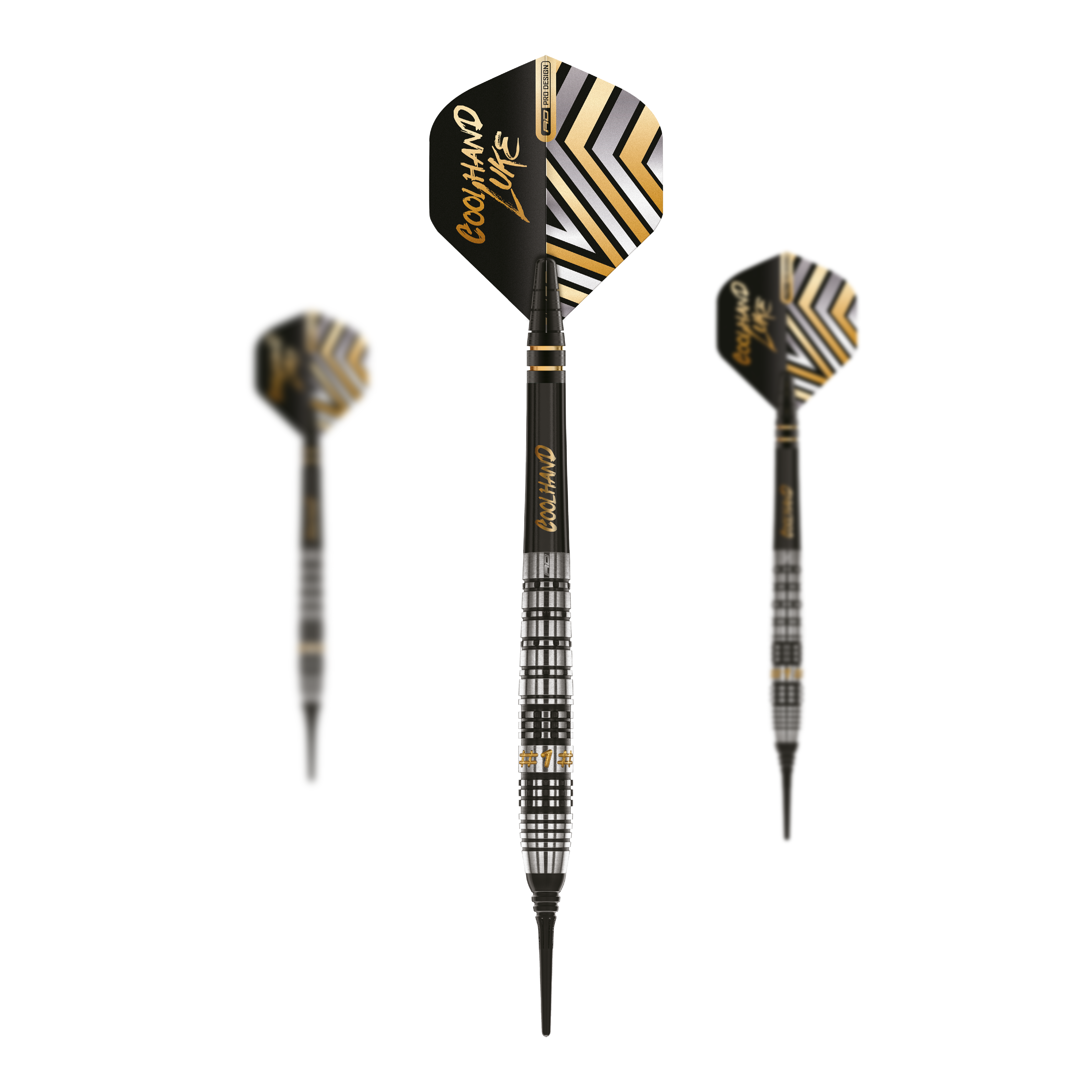 Fléchettes souples Red Dragon Luke Humphries Prestige - 20 g Das Bild zeigt drei Softdarts des Modells „Red Dragon Luke Humphries Prestige“ mit 20g Gewicht. Die Darts haben ein schwarzes und silbernes Design mit goldfarbenen Akzenten und der Aufschrift „Coolhand Luke“.