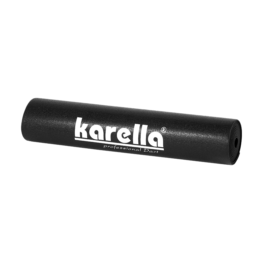 808701_Karella_Dartmatte_Eco-Star_2 Dies ist eine schwarze, zusammengerollte Dartmatte mit der Aufschrift "Karella professional Dart". Sie heißt "Karella Dartmatte Eco-Star".