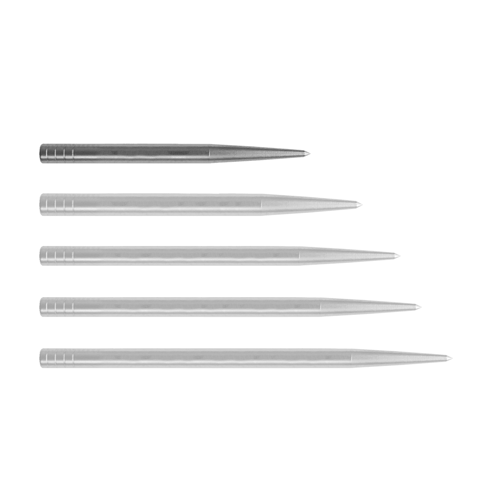 Pointes de fléchettes Condor Beak Point sans découpe Dartspitzen in einheitlicher Form liegen ordentlich nebeneinander. Die Oberfläche ist glänzend.