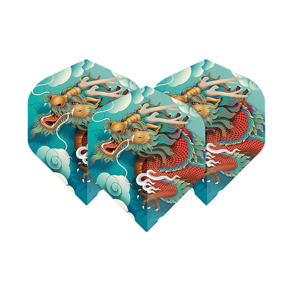 Pentathlon Vols Dragon Das Bild zeigt drei Dart-Flights mit einem bunten Drachenmotiv vor einem blauen Himmel mit Wolken. Es handelt sich um das Produkt "Pentathlon Dragon 5 Standard Flights".