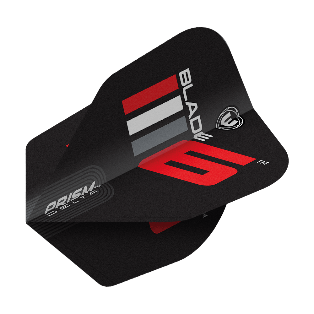 Volets Winmau Prism Delta Blade 6 n°6 Das Bild zeigt ein schwarzes Dart Flight mit der Aufschrift „Blade 6“ in Rot und Weiß. Es handelt sich um das Produkt „Winmau Prism Delta Blade 6 No6 Flights“.