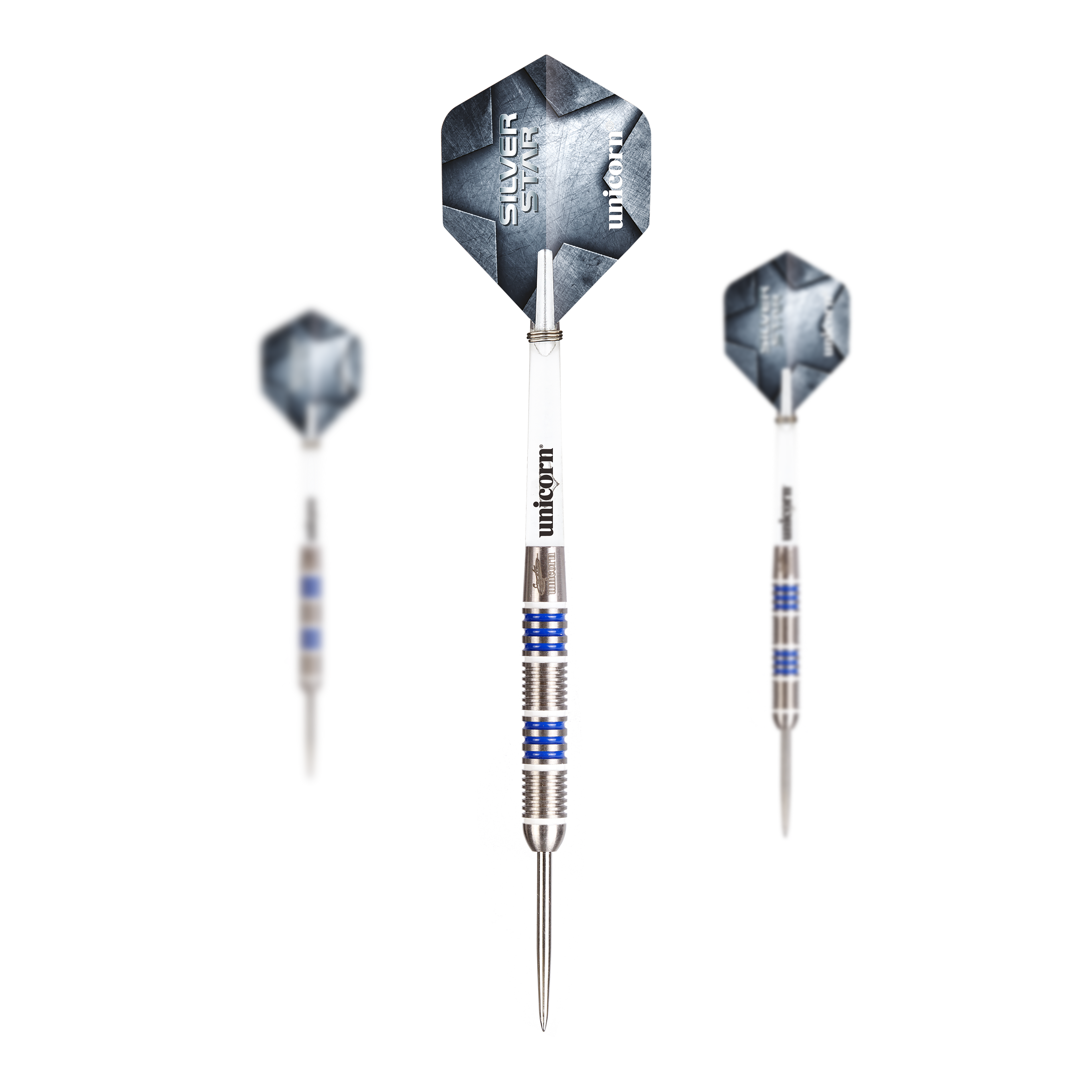 Abgebildet ist ein Set Unicorn Silver Star Var.4 Gary Anderson Steeldarts. Das Set besteht aus mehreren silbernen Darts mit Flights.