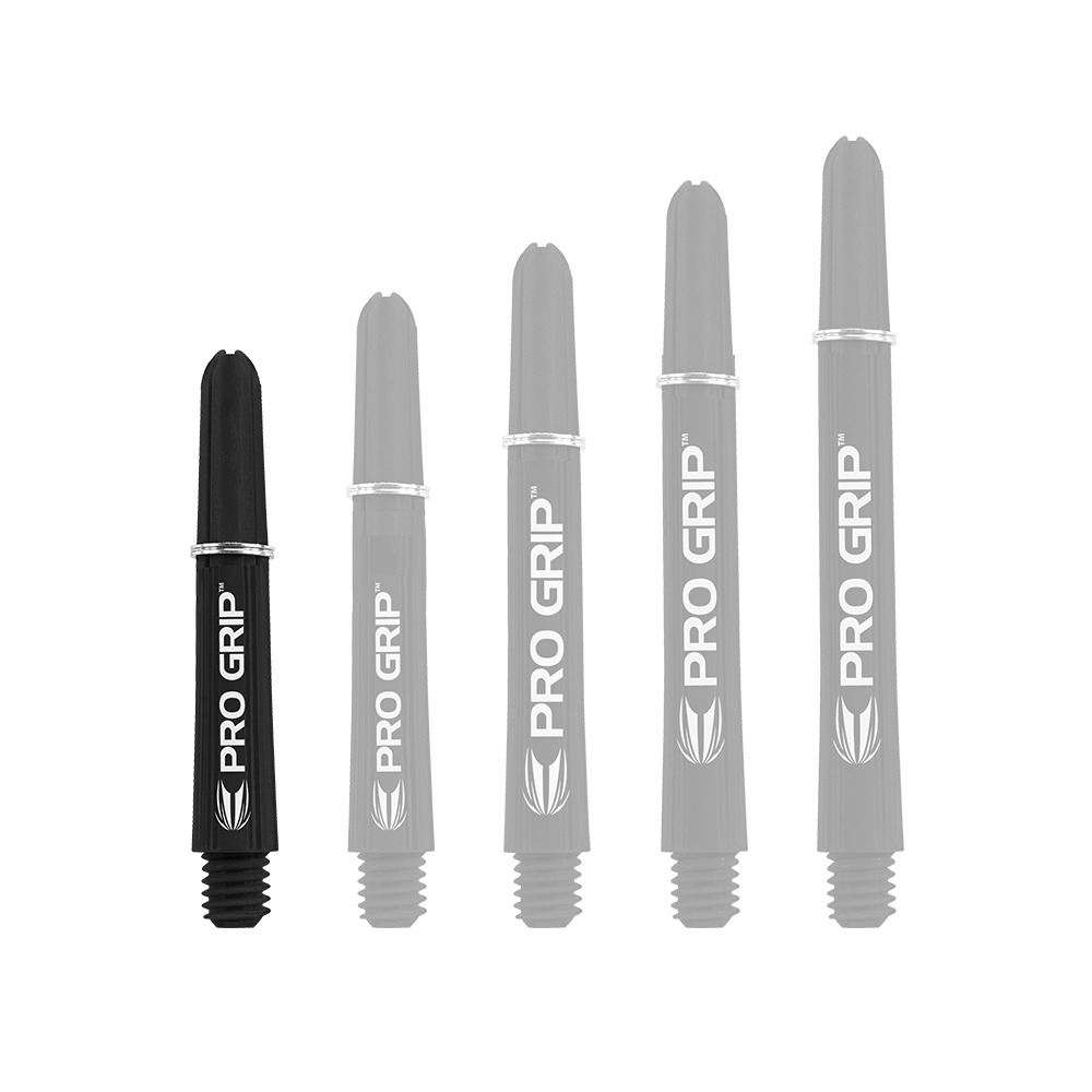 Tiges Target Pro Grip - 3 jeux - Noir Auf dem Bild sind fünf schwarze Dartschäfte mit der Aufschrift "PRO GRIP" zu sehen. Sie stehen nebeneinander und sind unterschiedlich lang.