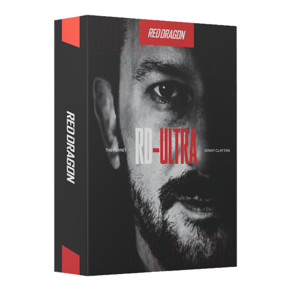 Fléchettes souples Red Dragon Jonny Clayton RD-ULTRA - 18 g Hier sieht man die Red Dragon Jonny Clayton RD-ULTRA Softdarts mit einem Gewicht von 18g. Die Softdarts haben schwarze, graue und rote Akzente sowie auffällige Flights.