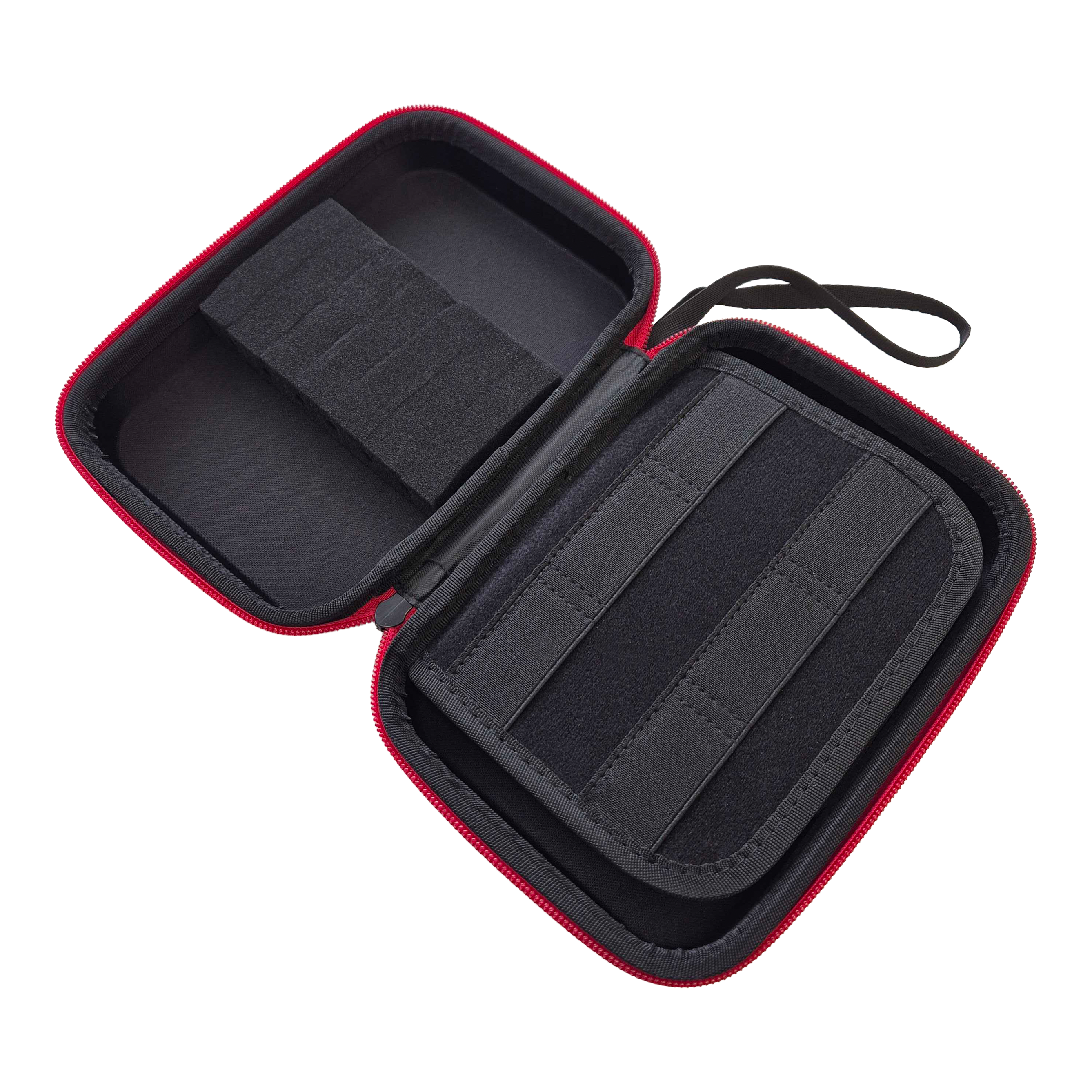 Système McDart-4 Étui à fléchettes Hier sieht man ein weiteres Bild eines schwarzen Dartcases. Dieses Etui ist zur Aufbewahrung von Dartzubehör geeignet.