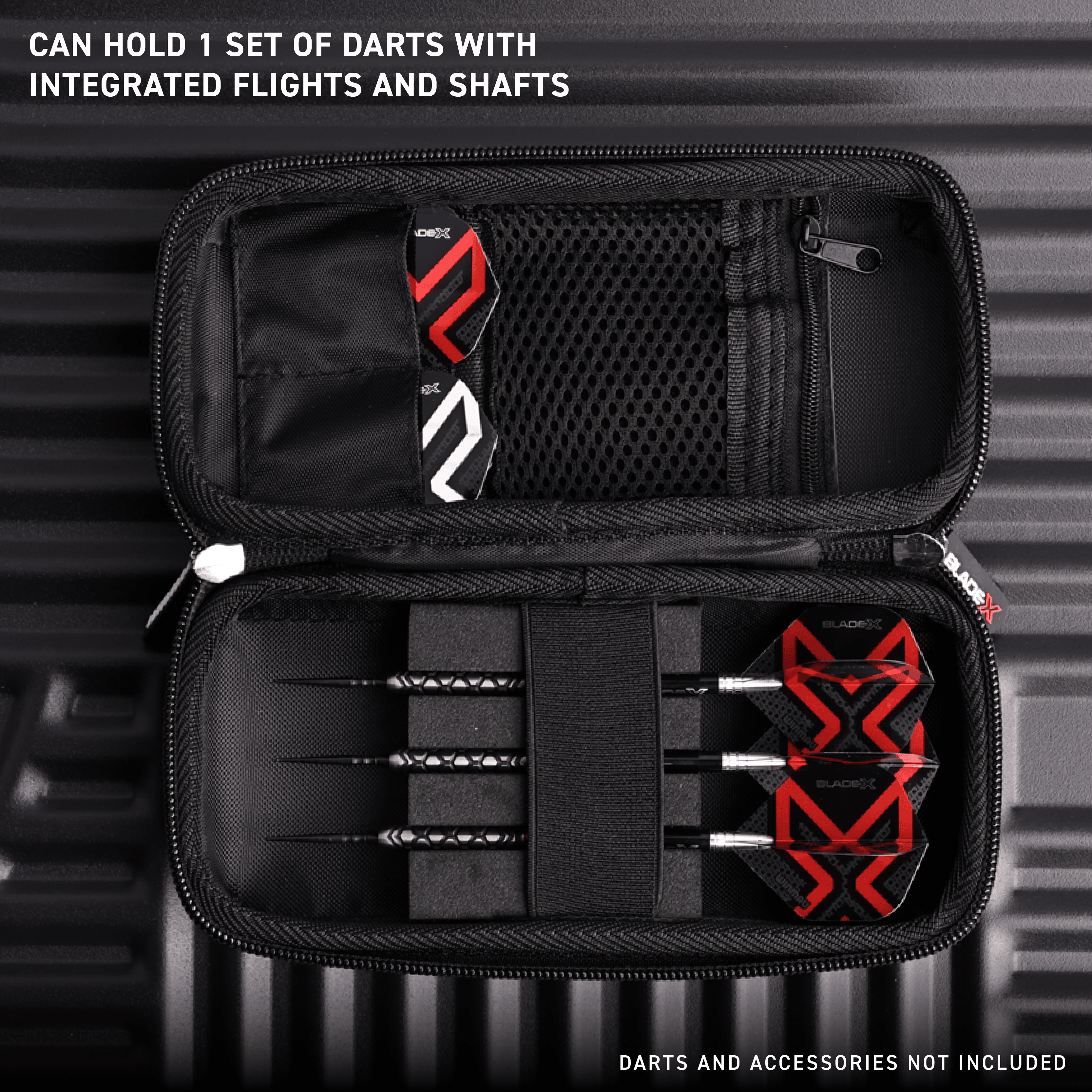 Portefeuille à fléchettes Winmau Blade X Armor G1 Das Bild zeigt das Produkt mit dem Dateinamen 8534_Winmau_Blade_X_Armor_G1_Dartwallet_W3. Es könnte sich um ein Dart-Accessoire handeln.