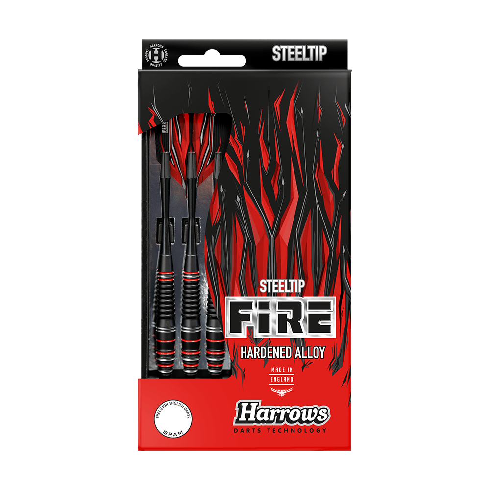 HA28825_Harrows_Fire_High_Grade_Alloy_Steeldarts_3 Die Abbildung zeigt eine Verpackung der "Harrows Fire High Grade Alloy Steeldarts". Das Design ist in Schwarz und Rot gehalten und hebt die hochwertigen Stahldarts hervor.