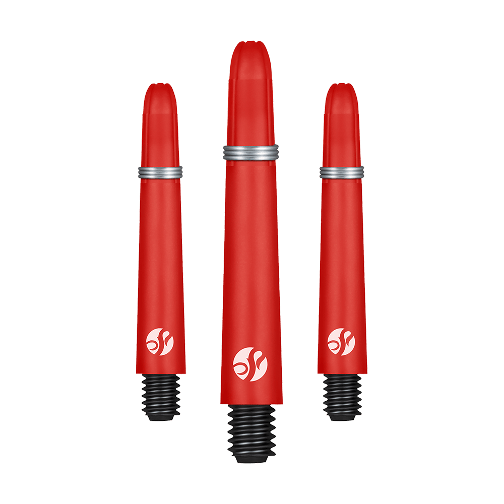 Tiges en carbone Shot Koi - Rouge Auf dem Bild sind drei rote Dartschäfte in unterschiedlichen Längen zu sehen. Sie haben silberne Ringe und ein weißes Logo am unteren Ende.