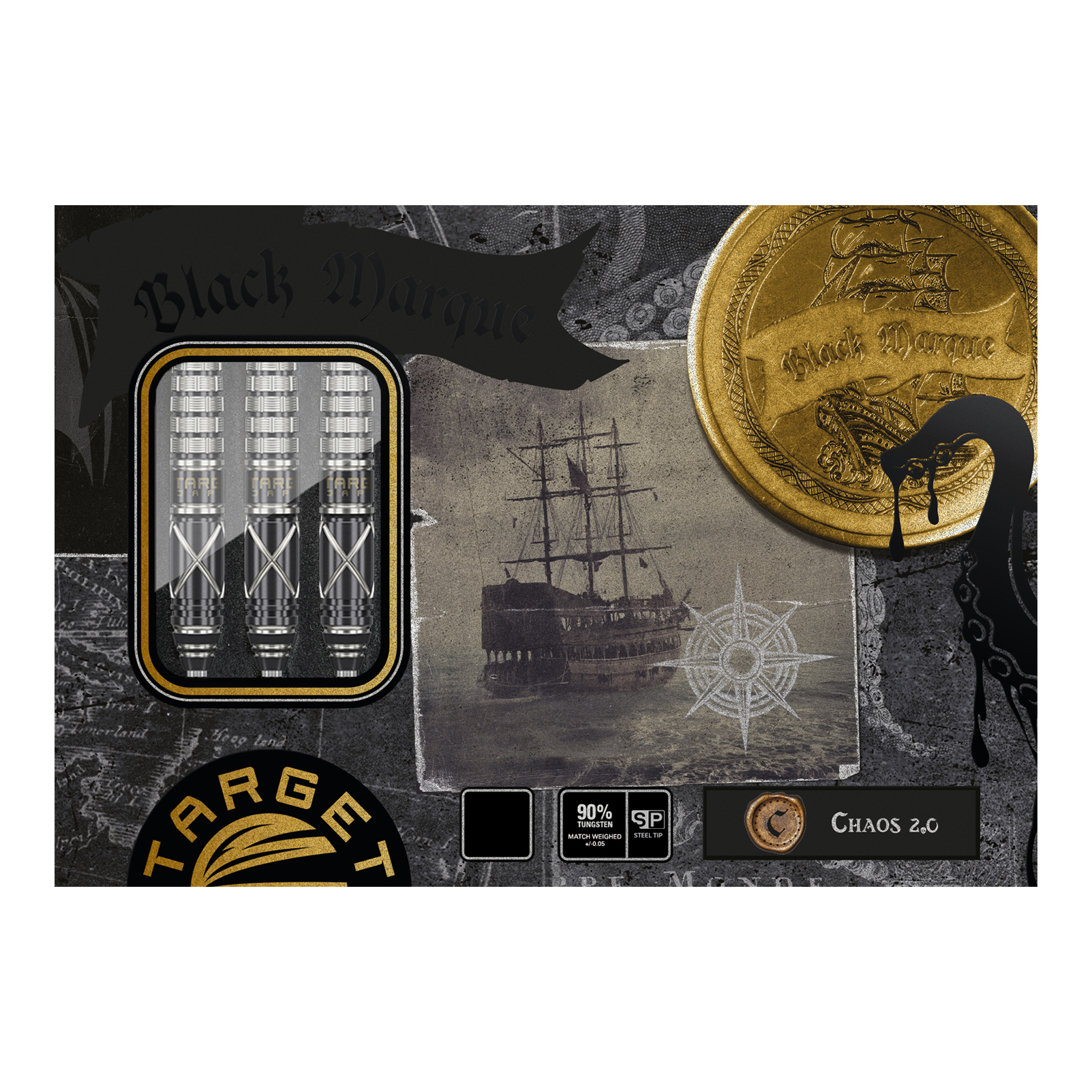 Die Abbildung zeigt das Produkt "Target Japan Black Marque Chaos 2 SP Steeldarts" in einer aufwendig gestalteten Verpackung. Auf der Verpackung sind drei Steeldarts, ein Segelschiff und goldene Münzen abgebildet.