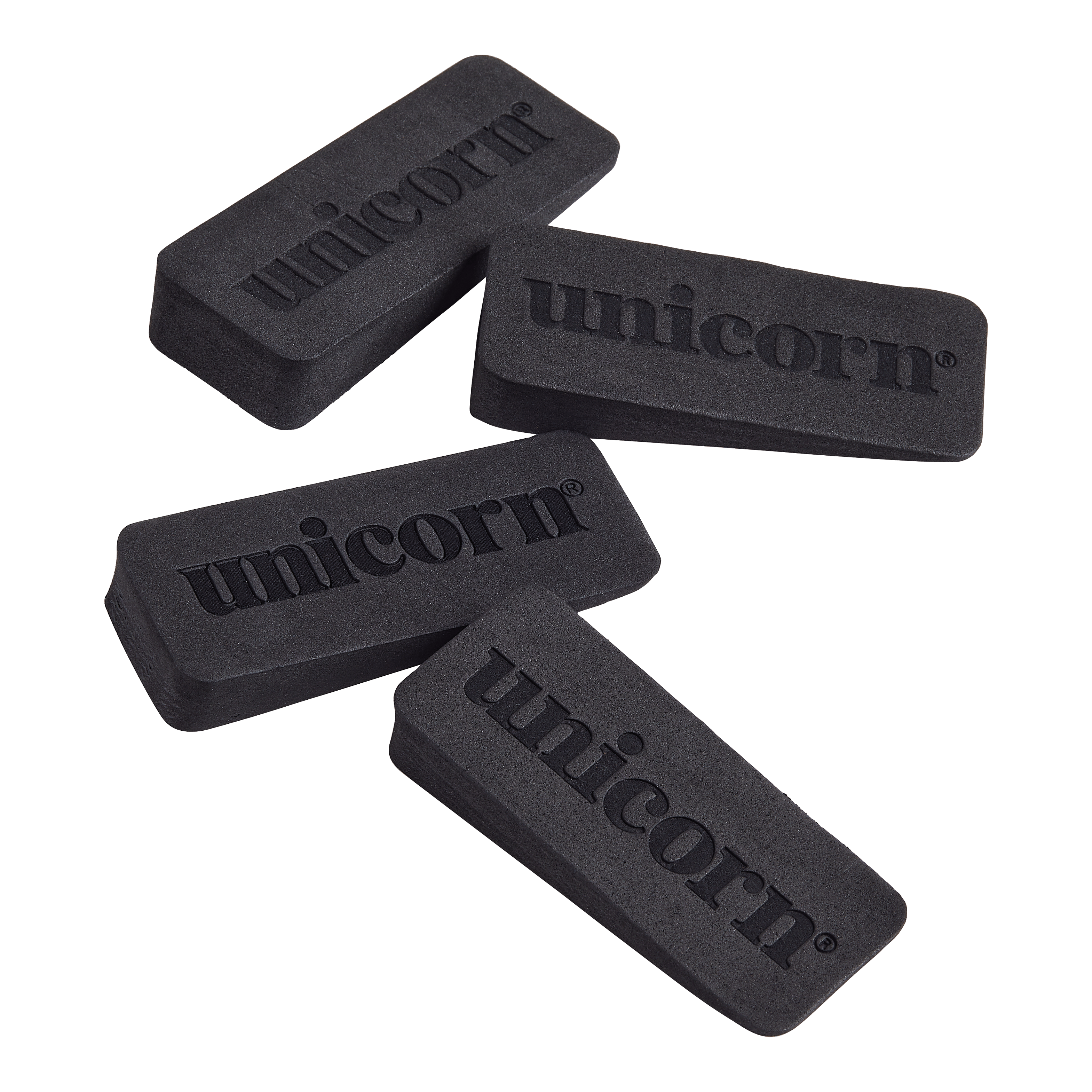 Cales de fléchettes Unicorn Auf dem Bild sind vier schwarze Keile mit dem Aufdruck "unicorn" zu sehen. Es handelt sich um Dartboard-Wedges, die zum Ausgleichen und Befestigen einer Dartscheibe verwendet werden.