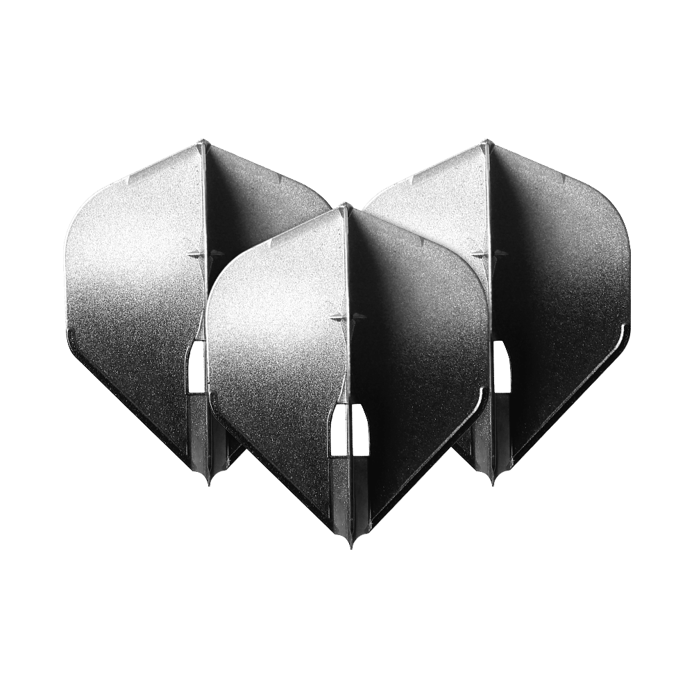 Vols L-Style bicolores L1PRO Auf dem Bild sind drei silberfarbene Dart-Flights in Pfeilform zu sehen. Die Flights stehen dicht nebeneinander und haben einen metallischen Glanz.