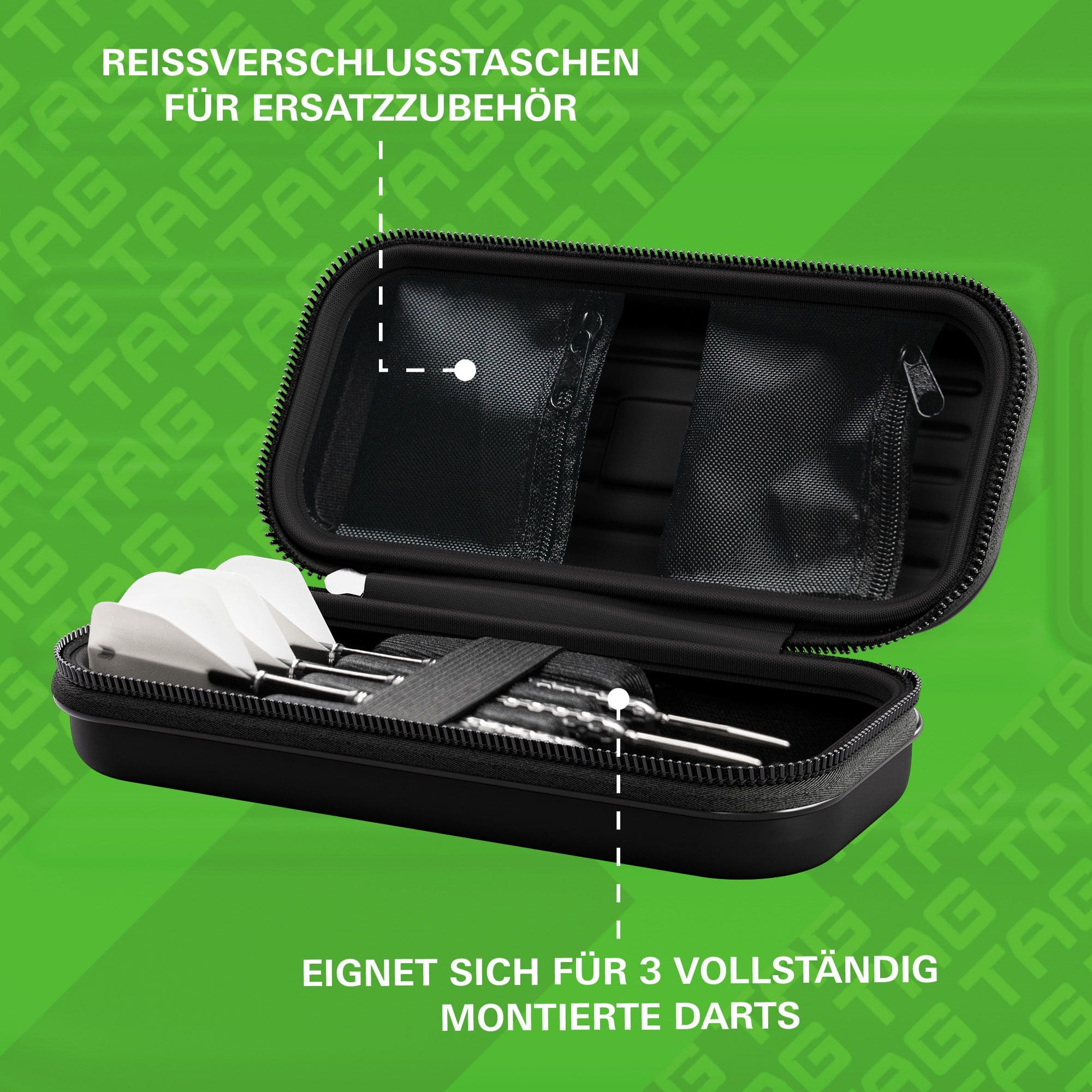 Étui à fléchettes Target Takoma TAG Die Abbildung zeigt ein offenes Dartcase mit Reißverschlusstaschen für Ersatzzubehör. Es bietet Platz für drei vollständig montierte Darts.