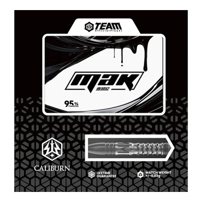 Fléchettes en acier Caliburn Player MAK Das Bild zeigt die Verpackung der Caliburn Player MAK Steeldarts mit einem Gewicht von 23,5g. Die Verpackung hebt das moderne Design und eine Lebenszeitgarantie hervor.