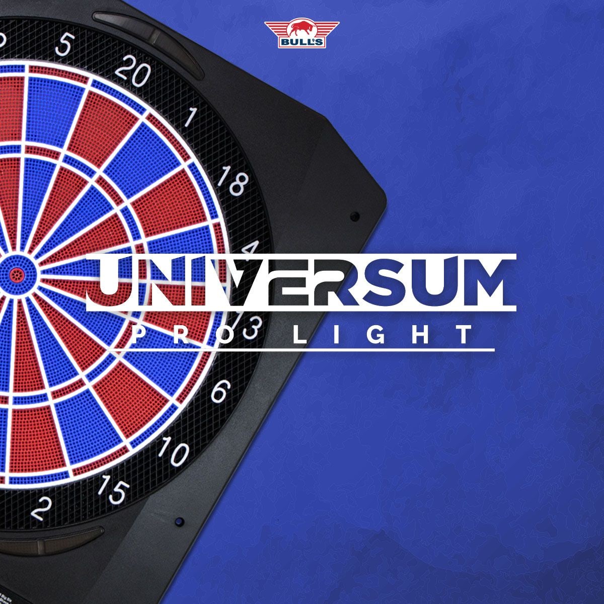 Cible de fléchettes électronique Bulls NL Universum Pro Light - Bleu Rouge Das Bild zeigt das Bulls NL Universum Pro Light Elektronisches Dartboard in Blau und Rot. Es ist ein elektronisches Dartboard für Freizeit- und Profispieler.