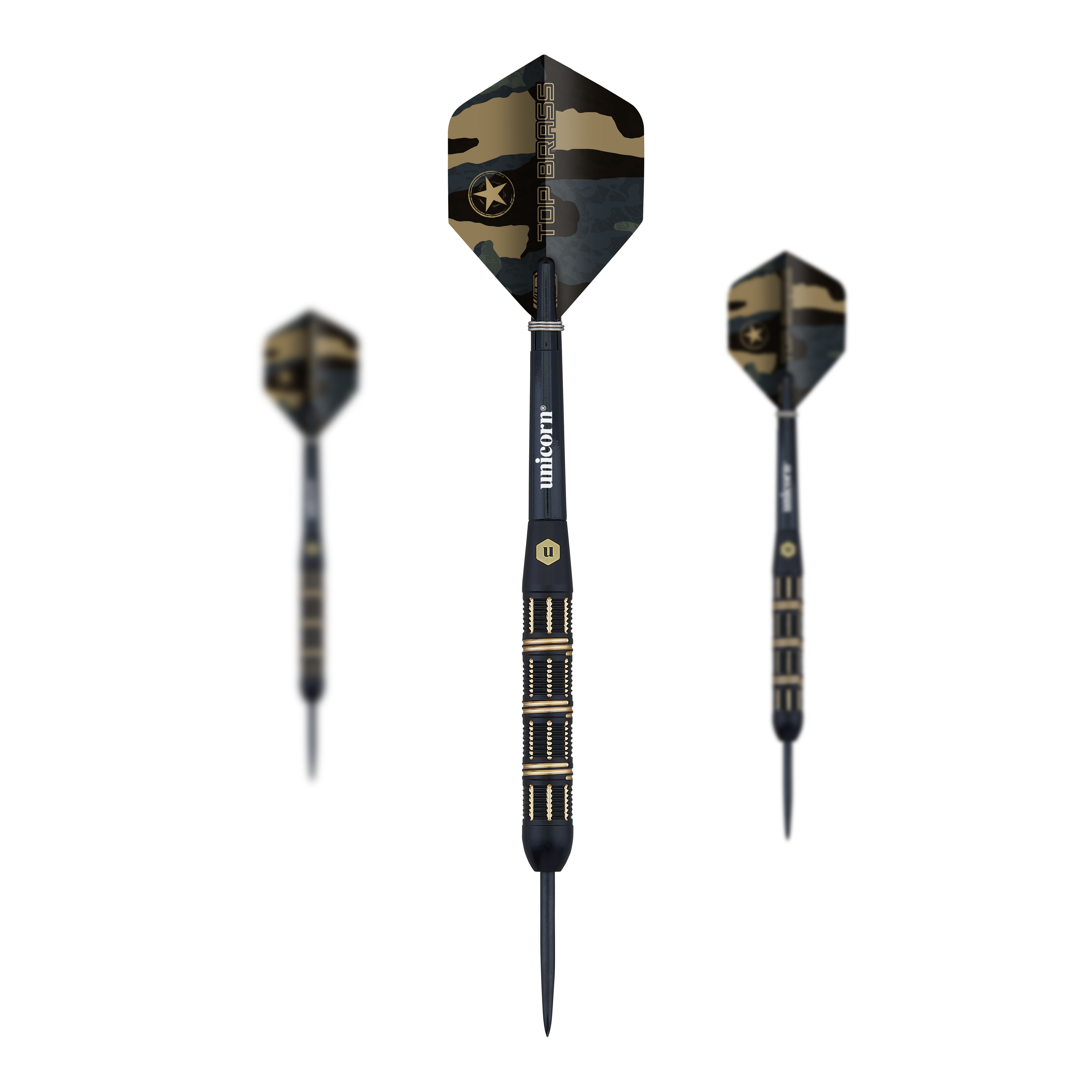 Fléchettes en acier Unicorn Top Brass V3 - 21 g Die Abbildung zeigt drei Steeldarts des Modells "Unicorn Top Brass V3" mit einem Gewicht von 21g. Die Darts haben ein schwarzes und goldenes Design mit camouflagegemusterten Flights.