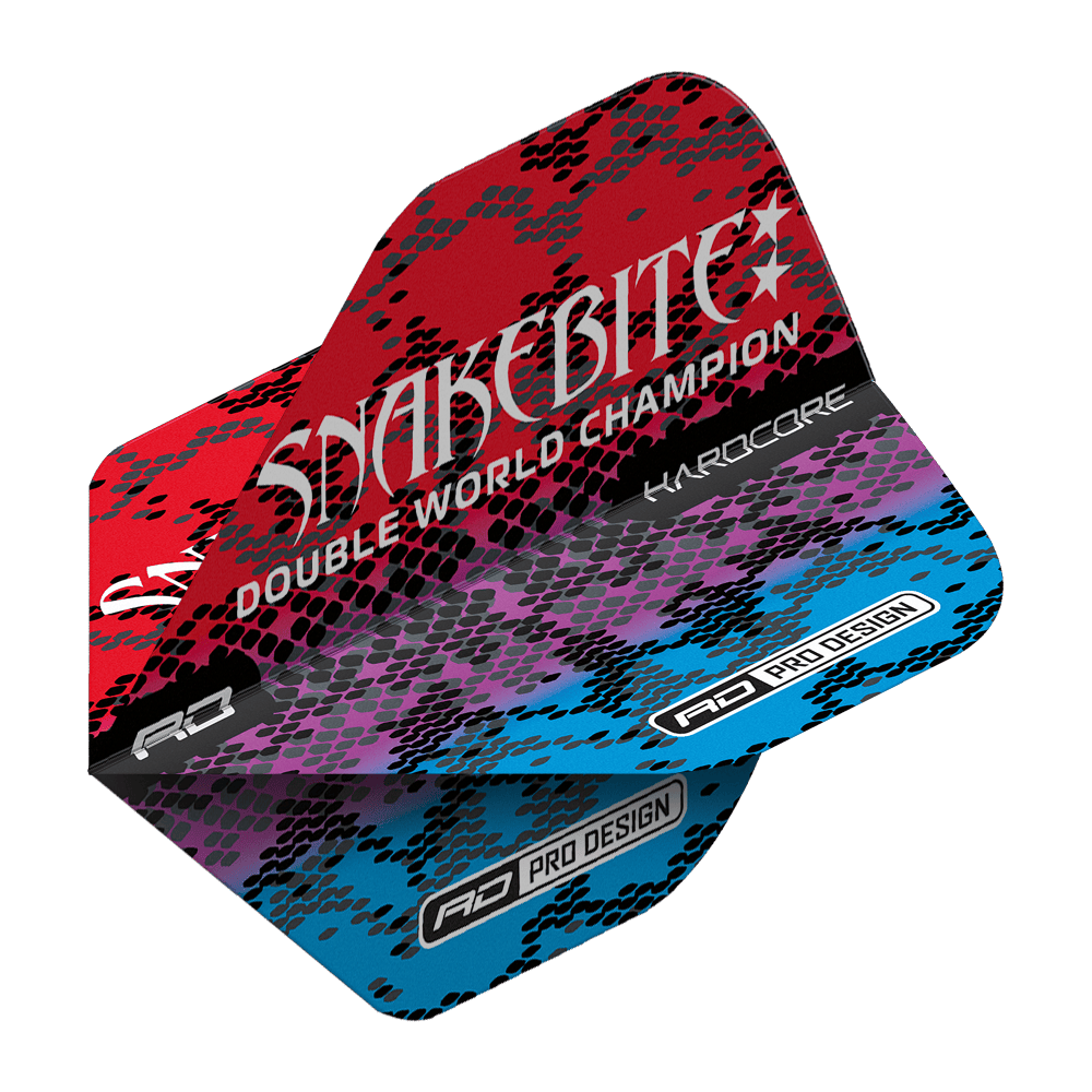 Das Bild zeigt Dart-Flights mit einem bunten Schlangenhaut-Muster in Rot, Lila und Blau. Auf den Flights steht „SNAKEBITE DOUBLE WORLD CHAMPION“ sowie weitere Markenbezeichnungen.