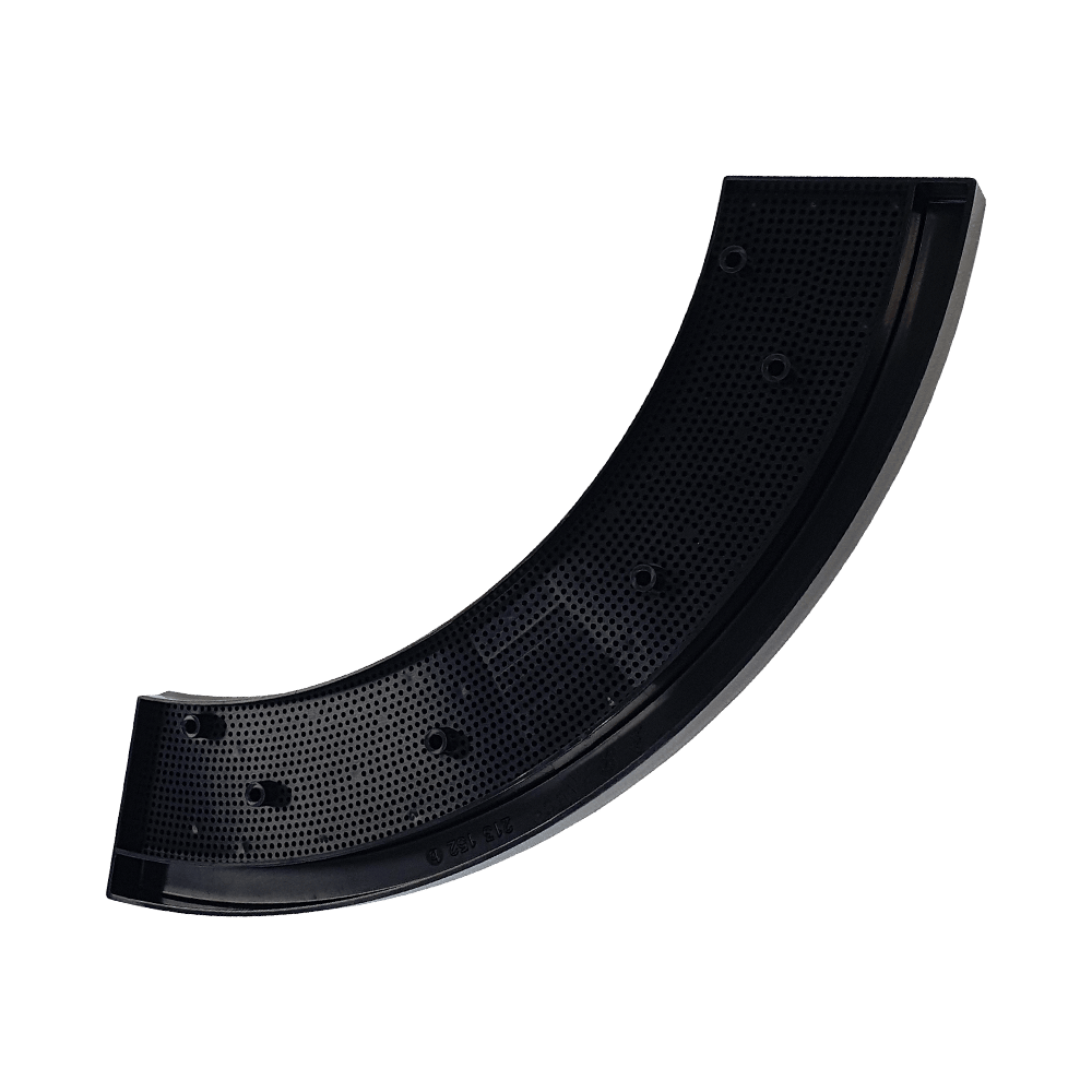 LW11_L-wen_Dart_Ersatzteil_Felge_2 Das Bild zeigt ein einzelnes, gebogenes schwarzes Kunststoffteil. Es handelt sich um die Löwen Dart Original Ersatzteil Felge.