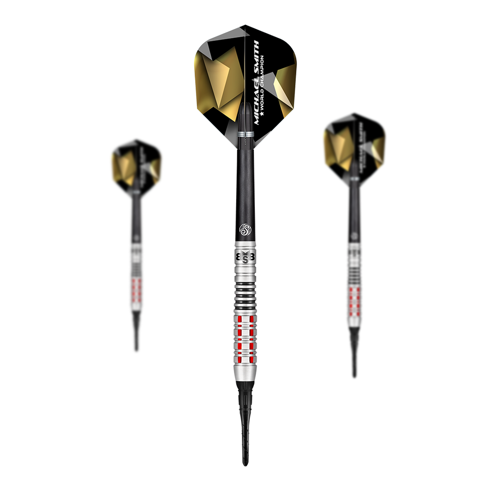 Shot Michael Smith Croyez aux fléchettes souples Auf dem Bild sind drei Softdarts mit schwarzen und goldenen Flights zu sehen. Auf einem der Flights steht der Name "Michael Smith" geschrieben.