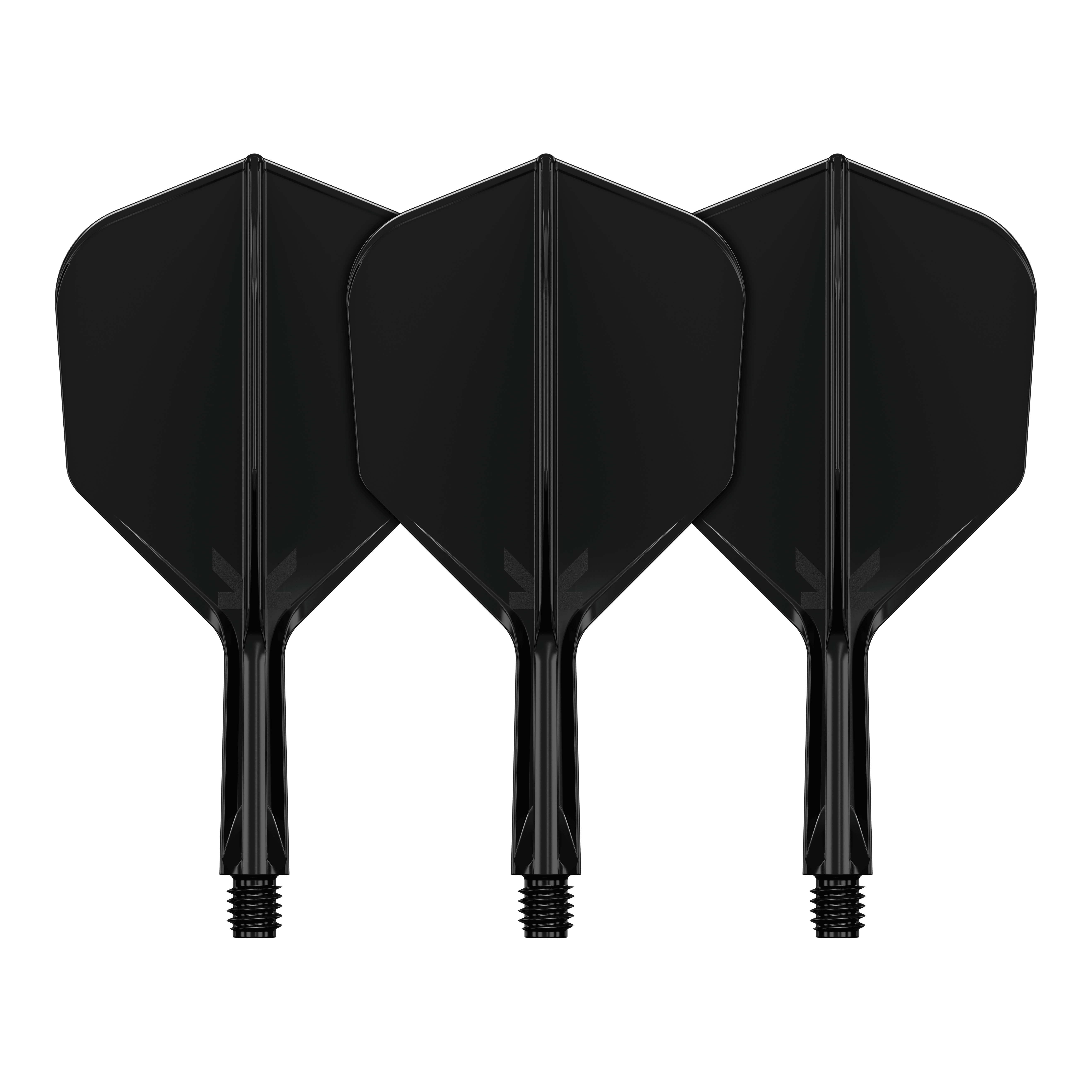 Système de vol Target K-Flex n° 6 - Noir Das Bild zeigt drei schwarze Dart-Flights mit Schaft. Sie sind nebeneinander auf einem schwarzen Hintergrund angeordnet.