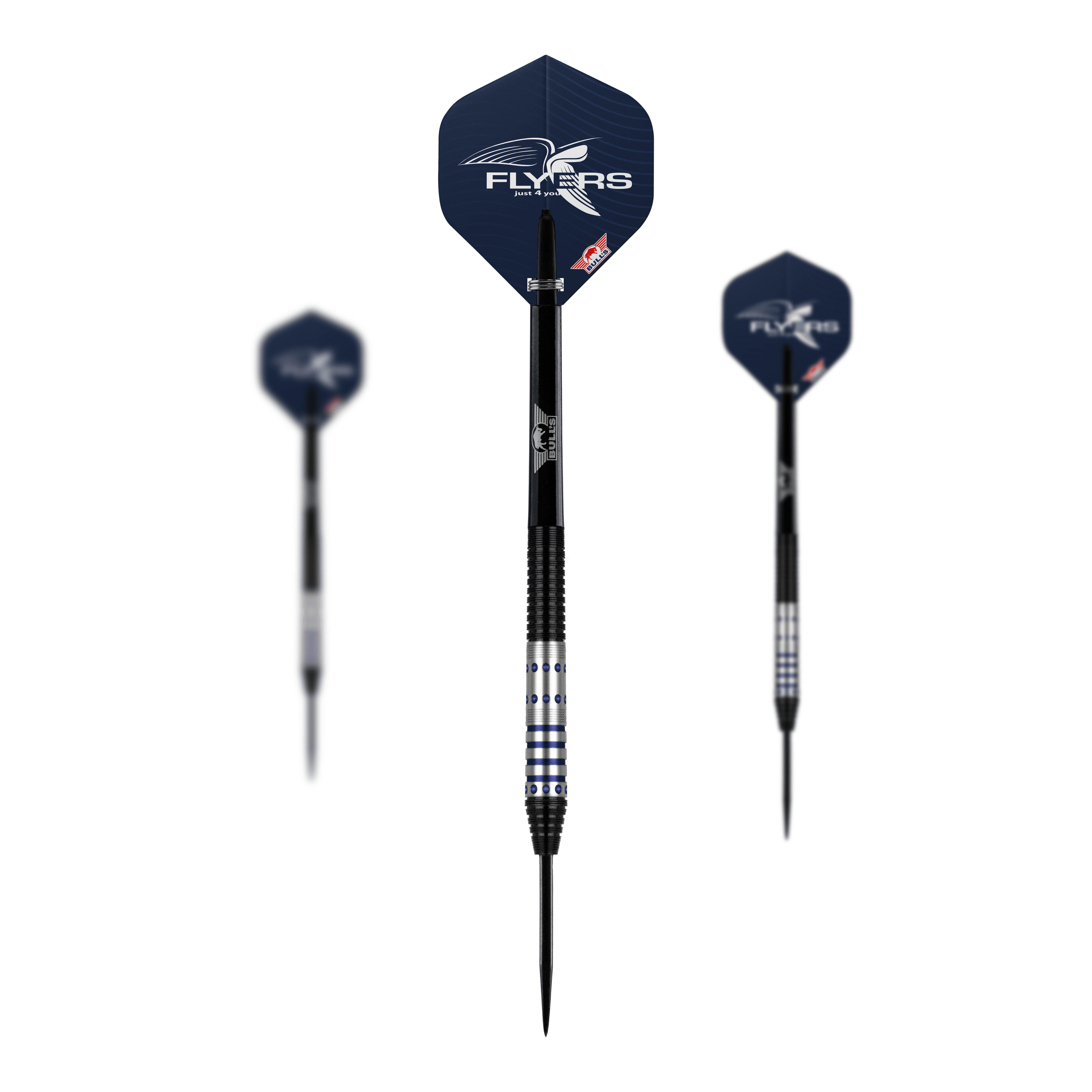 Bulls NL Richard Veenstra 90 Steeldarts - 23g Das Bild zeigt drei Steeldarts des Produkts "Bulls NL Richard Veenstra 90 Steeldarts - 23g". Die Darts haben silberne und schwarze Griffflächen sowie dunkelblaue Flights mit der Aufschrift "FLYERS".