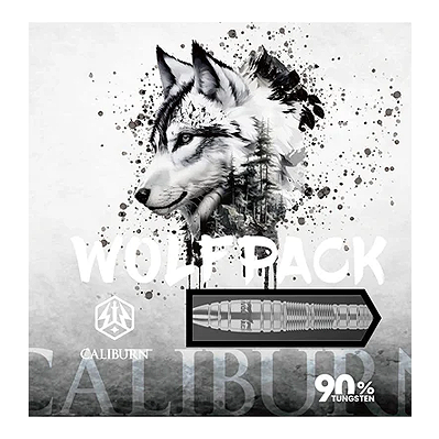 Fléchettes en acier Caliburn Wolfpack W2 - 22 g Das Bild zeigt die Verpackung der Caliburn Wolfpack W2 Steeldarts – 22g mit einer stilisierten Zeichnung eines Wolfes. Auf der Verpackung steht außerdem "90% Tungsten".