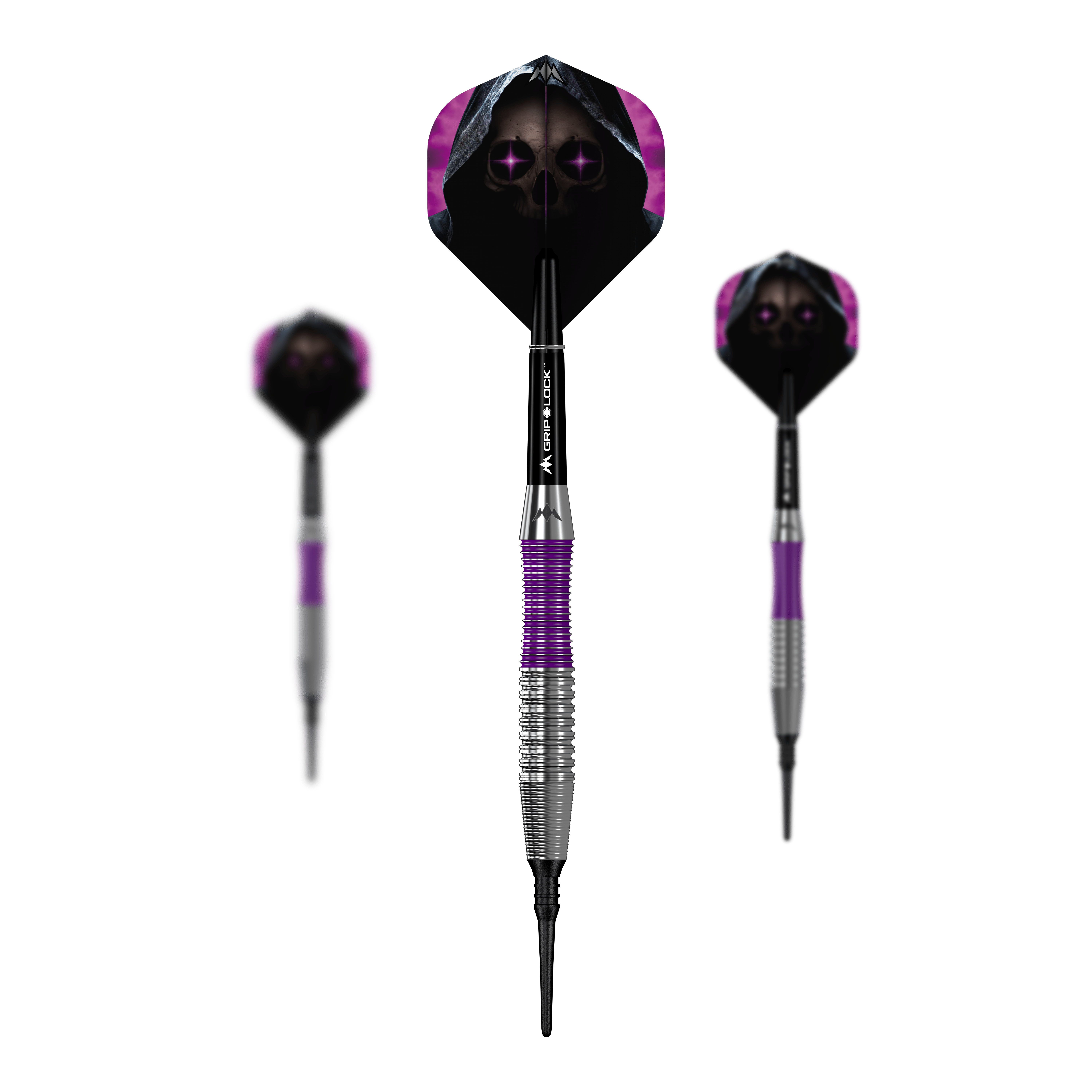 Fléchettes souples en laiton Mission Phantom - 18 g Das Bild zeigt drei Softdarts des Modells "Mission Phantom Brass Softdarts - 18g". Die Darts haben einen silbernen und lila Griff sowie Flights mit einem Totenkopf-Motiv.