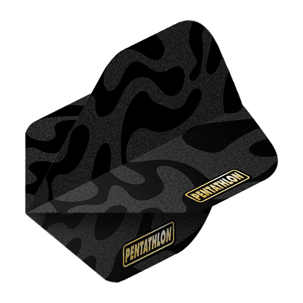 Vols de pentathlon RT Camo Das Bild zeigt das Produkt "Pentathlon RT Camo No2 Standard Flights". Die Flight hat ein schwarzes Camouflage-Muster und das Pentathlon-Logo in Gelb.