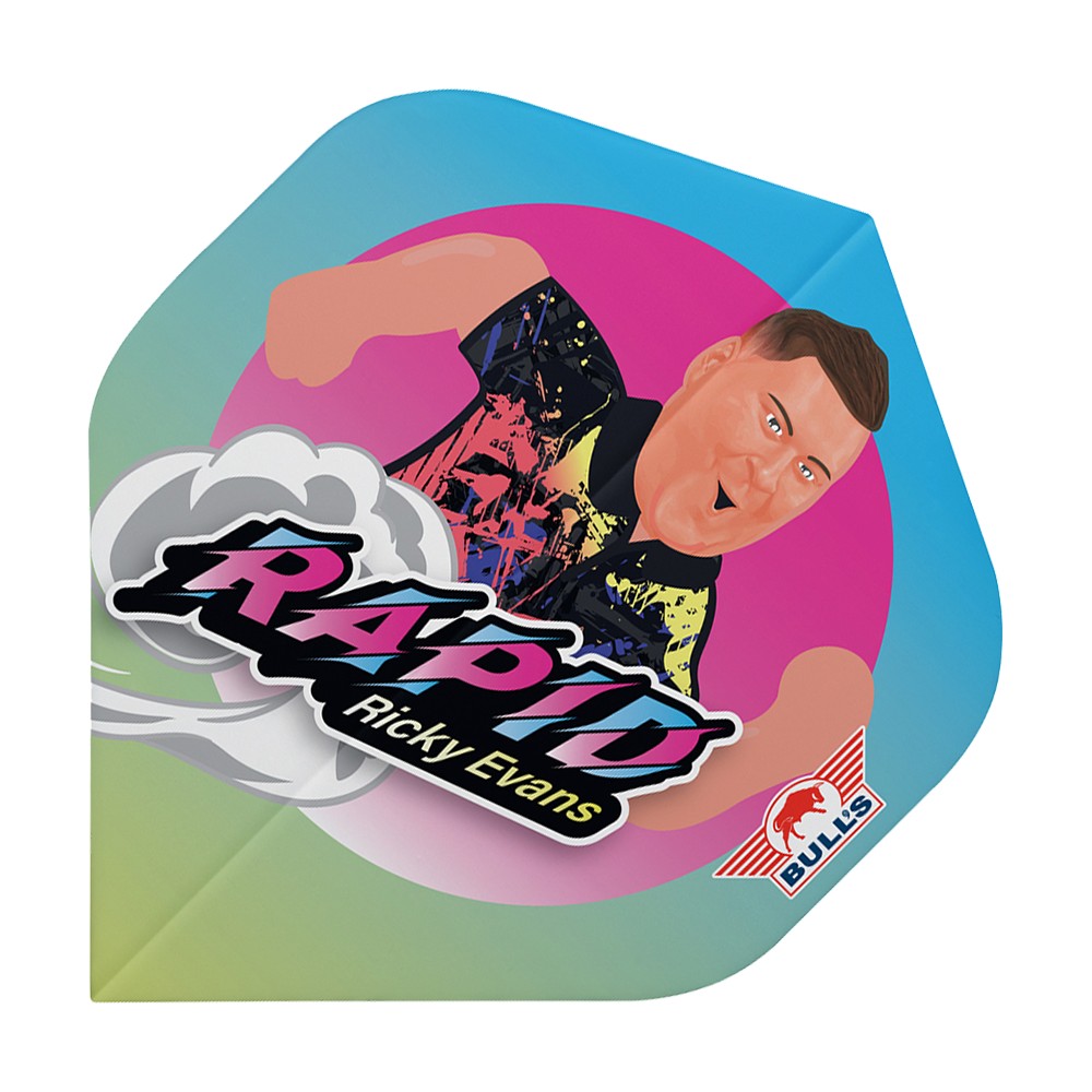 Bulls NL Player 100 Ricky Evans Cartoon No2 Vols standard Das Bild zeigt ein Dartflight mit einer bunten Karikatur von Ricky Evans. Auf dem Flight steht „Rapid Ricky Evans“ und unten rechts befindet sich das Bulls-Logo.