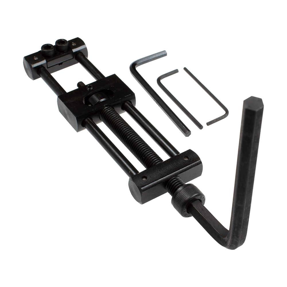 Designa Dart Repointer Black Pro Edition - Changeur de pointe Abgebildet ist der Designa Dart Repointer Black Pro Edition - Spitzenwechsler. Mit diesem Produkt können Dartspitzen einfach ausgetauscht werden.