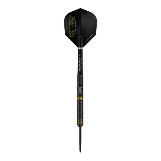 Fléchettes en acier Dave Chisnall Chizzy Series 3 de Harrow Das Bild zeigt den Harrows Dave Chisnall Chizzy Series 3 Steeldart. Der Dart ist schwarz mit gelben Akzenten und hat den Schriftzug "CHIZZY" auf dem Flight.