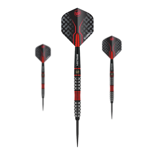Fléchettes en acier édition spéciale Winmau Joe Cullen Das Bild zeigt drei Steeldarts mit schwarzem und rotem Design. Sie haben auffällige Muster auf den Flights und einen speziellen, griffigen Schaft.