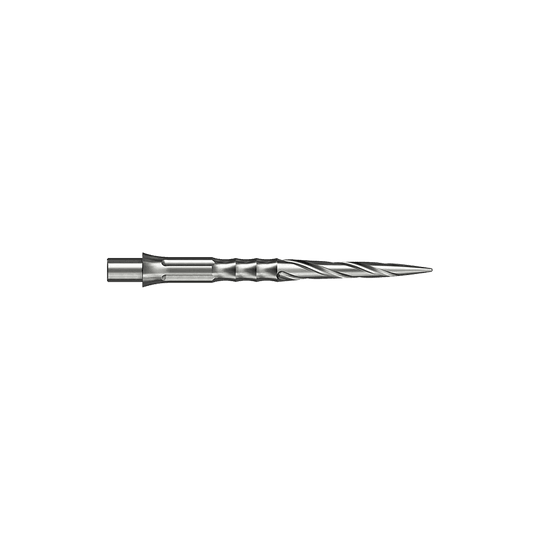 Hier sind silberne Steeldartspitzen des Caliburn Evo Systems mit Spiro-Design und 28 mm Länge abgebildet. Zwei dieser Spitzen liegen nebeneinander.
