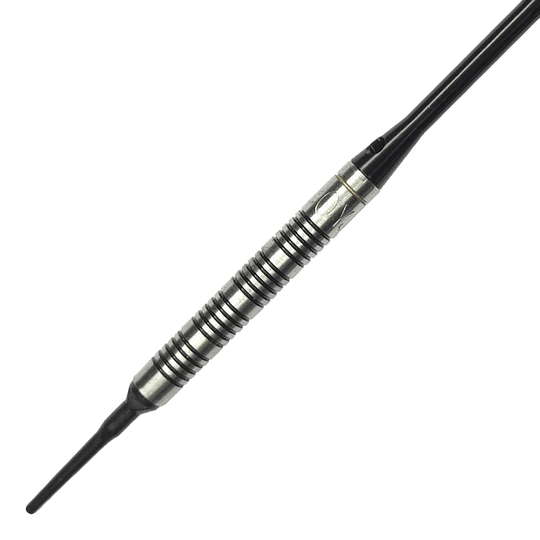 Fléchettes souples McDart 85 tungstène V17 - 16,5 g Das Bild zeigt einen McDart 85er Tungsten V17 Softdart mit einem Gewicht von 16,5g. Der Dart hat ein silber-schwarzes, griffiges Barrel und eine schwarze Spitze.