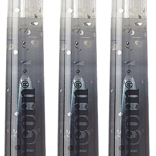 78972-Gripper-4-Elements-Black-Medium Das Bild zeigt drei Unicorn Gripper 4 Elements Two Tone Black Shafts. Die Shafts sind im unteren Bereich schwarz und werden nach oben hin transparent mit Glitzereffekt.
