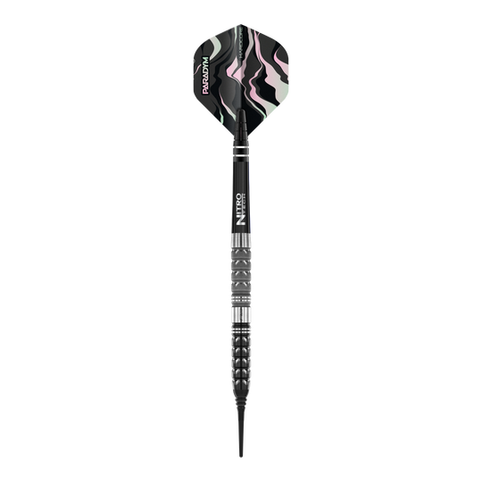 Fléchettes souples coniques Red Dragon Paradym - 20 g Das Bild zeigt einen Red Dragon Paradym Tapered Softdart mit 20g Gewicht. Der Dart hat ein modernes, schwarzes Design mit Details in Silber und einem gemusterten Flight.