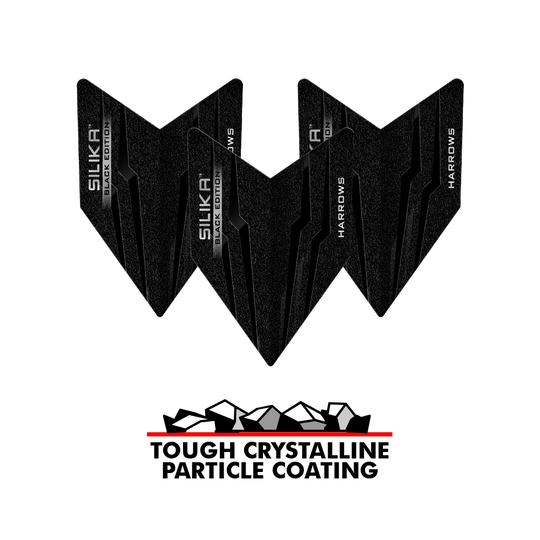 Vols de vélo Harrows Silika Black Edition Das Bild zeigt die Harrows Silika Black-Edition Velos Flights in schwarzem Design. Unter den Flights steht der Slogan "Tough Crystalline Particle Coating" mit einer Grafik von Kristallen.