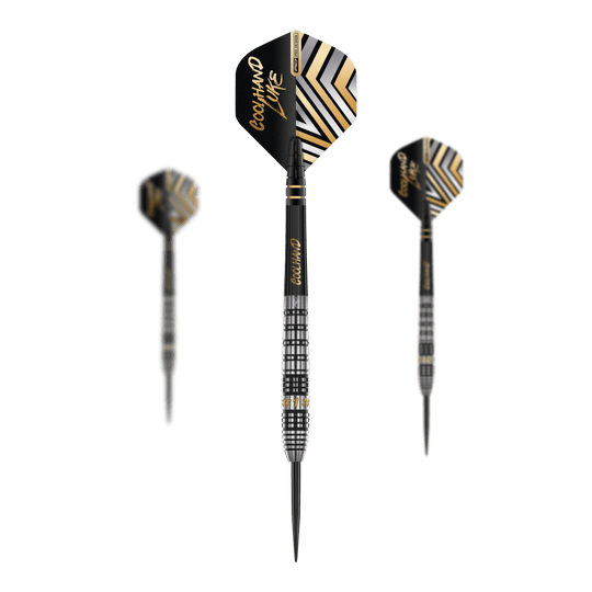 Fléchettes en acier Red Dragon Luke Humphries Prestige Das Bild zeigt drei Steeldarts mit dem Namen "Red Dragon Luke Humphries Prestige". Die Darts haben ein schwarzes und silbernes Design mit goldenen Akzenten und der Aufschrift "COOLHAND LUKE" auf den Flights.