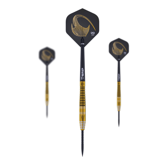 Fléchettes en acier Bulls Stingray ST3 Das Bild zeigt drei Steeldarts des Modells "Bulls Stingray ST3". Die Darts haben ein schwarzes und goldenes Design mit geriffeltem Griffbereich.
