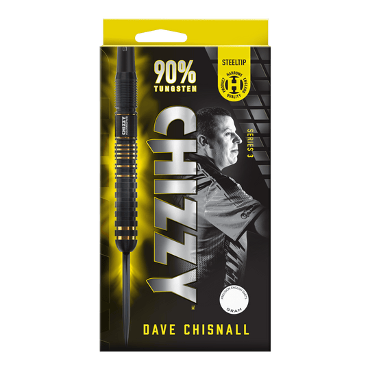 Fléchettes en acier Dave Chisnall Chizzy Series 3 de Harrow Das Bild zeigt eine Verpackung der "Harrows Dave Chisnall Chizzy Series 3 Steeldarts". Auf der Verpackung steht, dass die Darts aus 90% Tungsten bestehen und für professionelle Qualität stehen.