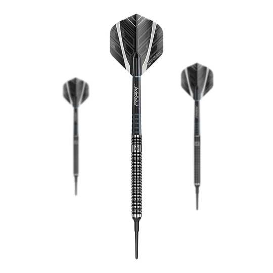 Fléchettes souples Winmau Blackout Tungsten Das Bild zeigt drei Winmau Blackout Tungsten Softdarts mit schwarzem Design. Die Darts haben eine strukturierte Griffzone und auffällige schwarz-silberne Flights.