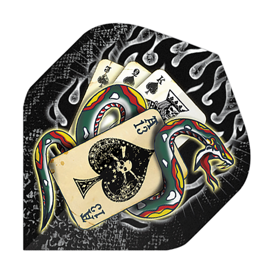 Alchimie Serpent de Pique n°2 Vols Standard Das Bild zeigt ein buntes Schlangenmuster, das sich um eine Hand von Spielkarten windet. Im Hintergrund sind Flammen und ein schwarzer, strukturierter Hintergrund zu sehen.