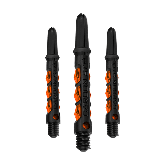 Das Bild zeigt drei schwarze Dartschäfte mit orangenen Akzenten. Auf den Schäften steht "CARBON ST+".
