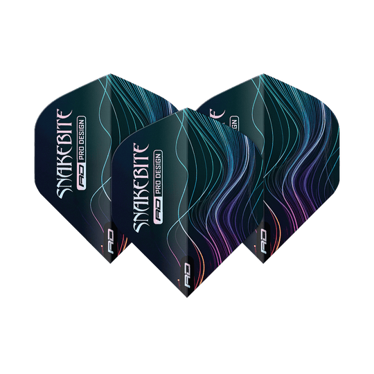 Das Bild zeigt drei Dartflights des Produkts „Red Dragon Hardcore Peter Wright Multi No2 Standard Flights“. Sie sind dunkel mit farbigen, geschwungenen Linien und dem Schriftzug „Snakebite“ bedruckt.