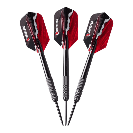 Ensemble de mini-cibles de fléchettes de bureau Ruthless Das Bild zeigt drei Darts aus dem Ruthless Mini Desktop Dartboard Set. Die Darts haben schwarze Spitzen und auffällige schwarz-rote Flights.