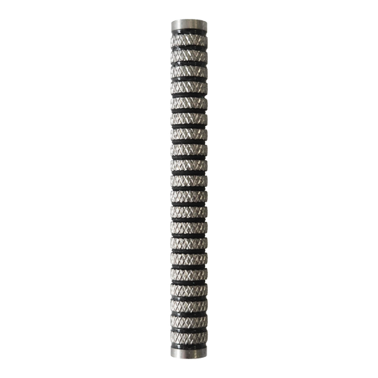 Corps de fléchettes à surface molle moletées McDart Black Ring - 18 g Zu sehen sind die McDart Black Ring Knurled Softdart Barrels - 18g. Das Bild illustriert das Produkt mit schwarzen Rillen für einen besseren Halt.